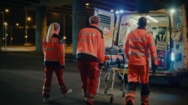 File:OMXUS-emergency-ambulance-night.png